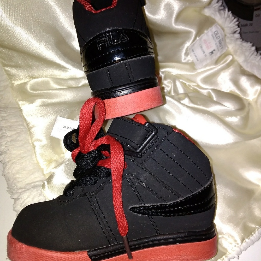 FILA Hightops - Picture 3 of 4